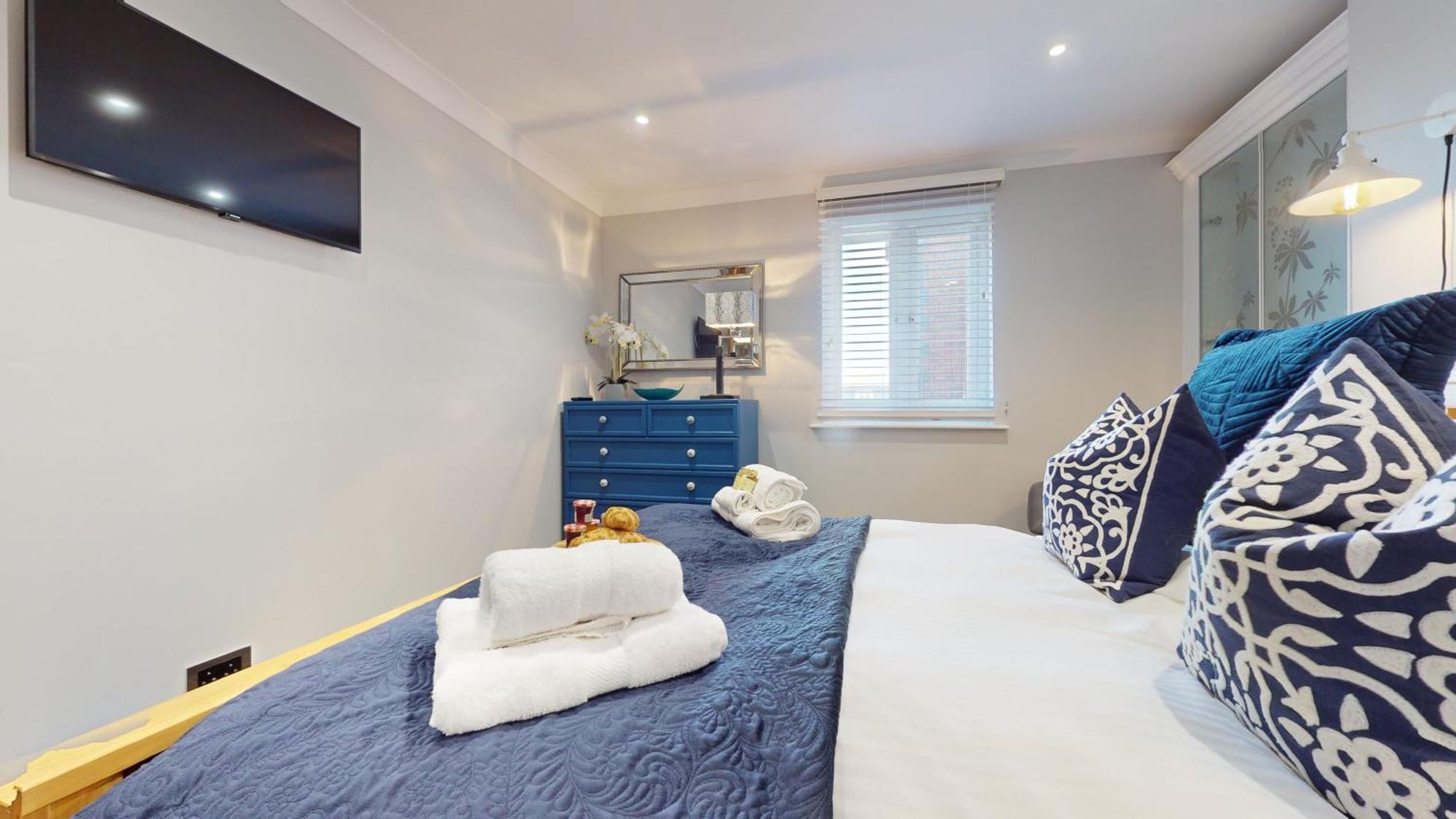 Marina - Water View - Sleeps 5