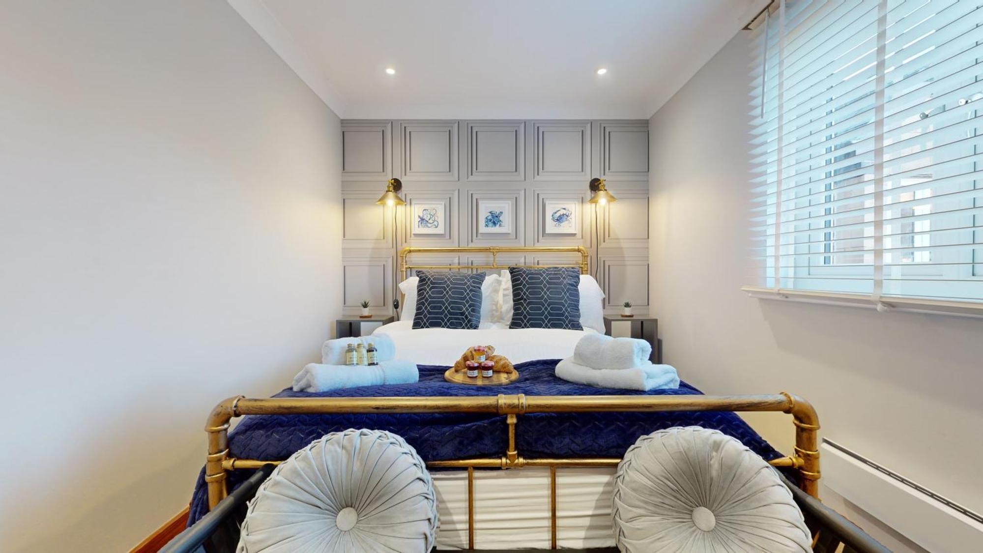 Apartment Marina - Water View - Sleeps 5 *