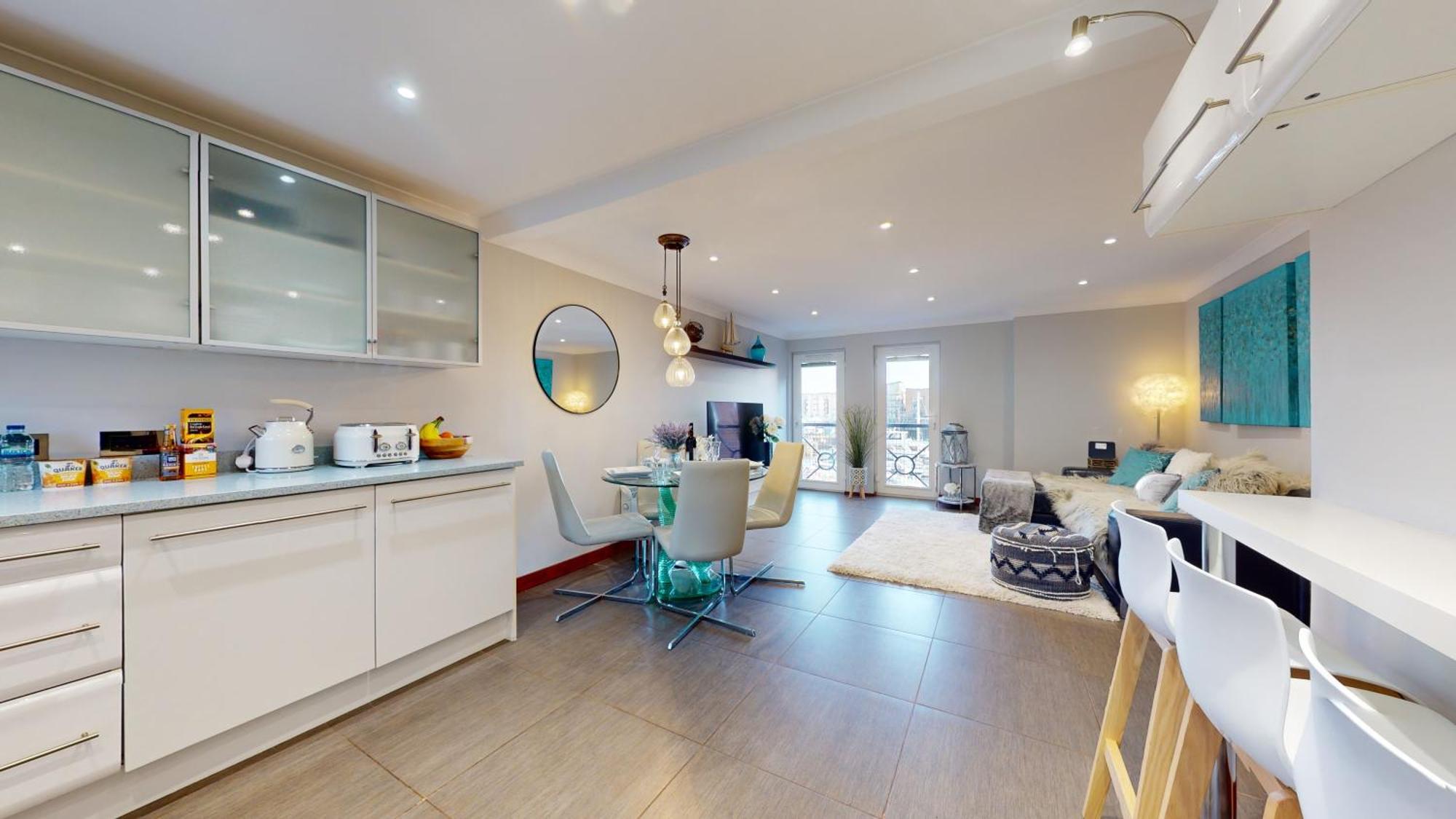 Marina - Water View - Sleeps 5 Apartment