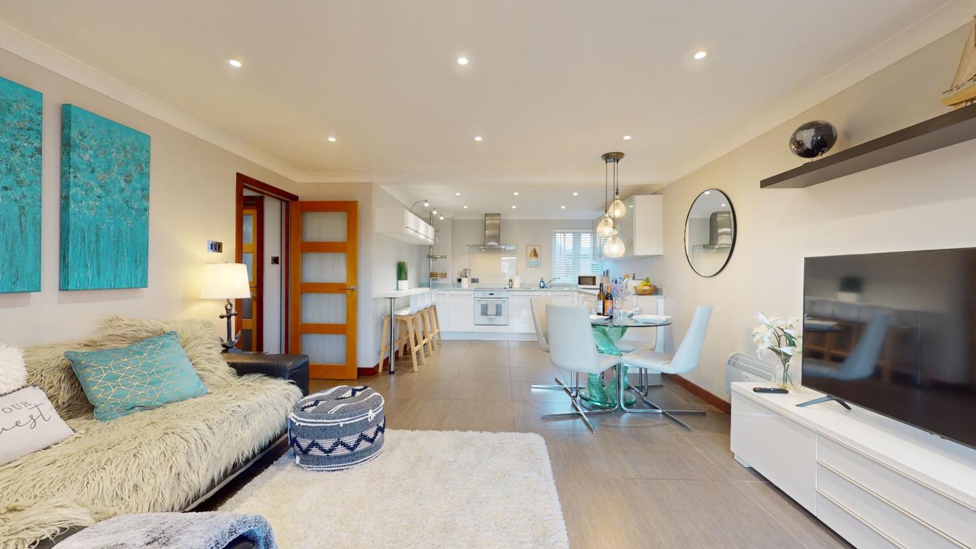 Marina - Water View - Sleeps 5 Apartment
