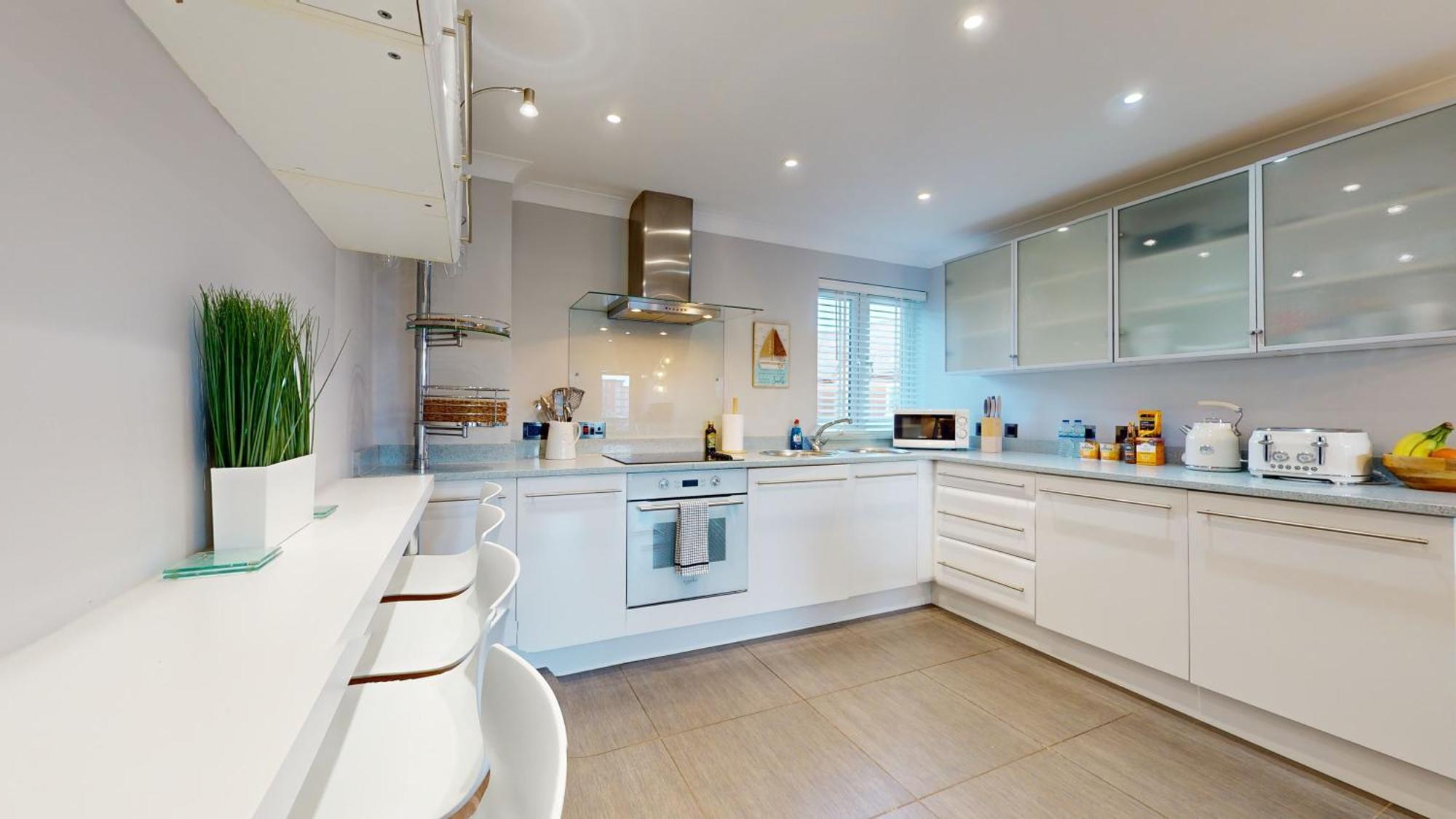 Marina - Water View - Sleeps 5 *