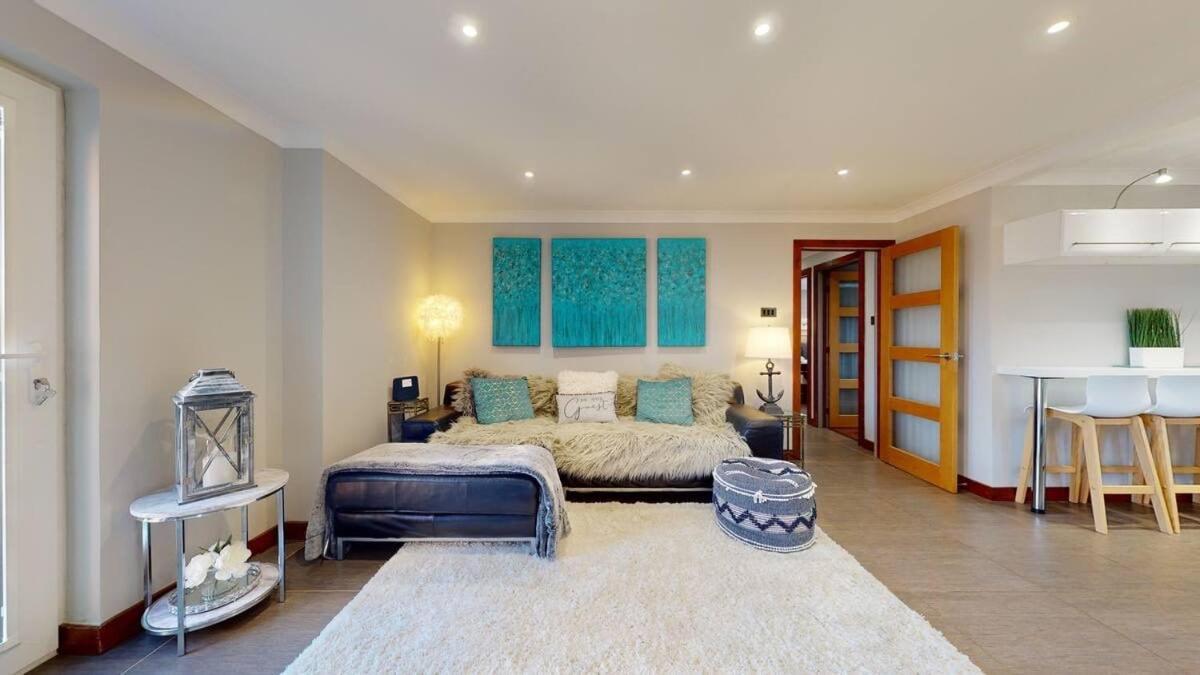 Marina - Water View - Sleeps 5 Apartment *
