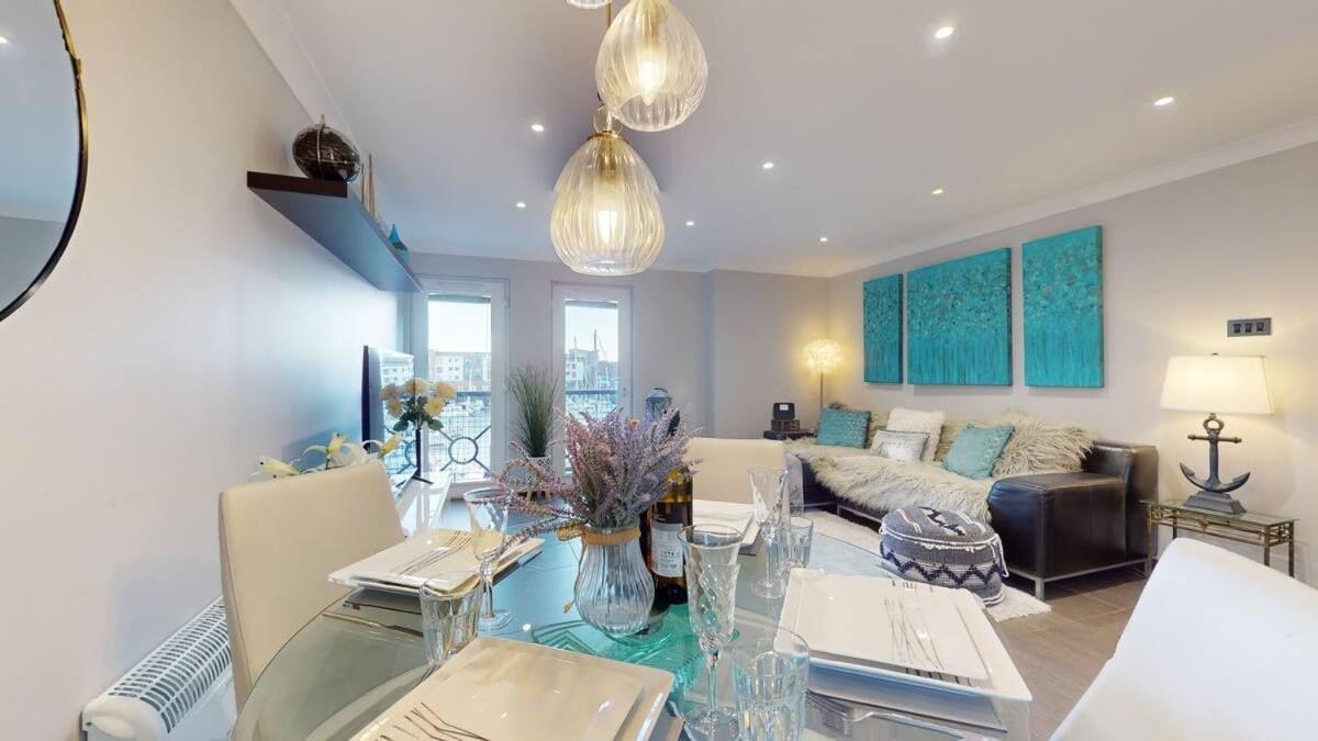 Marina - Water View - Sleeps 5 Swansea