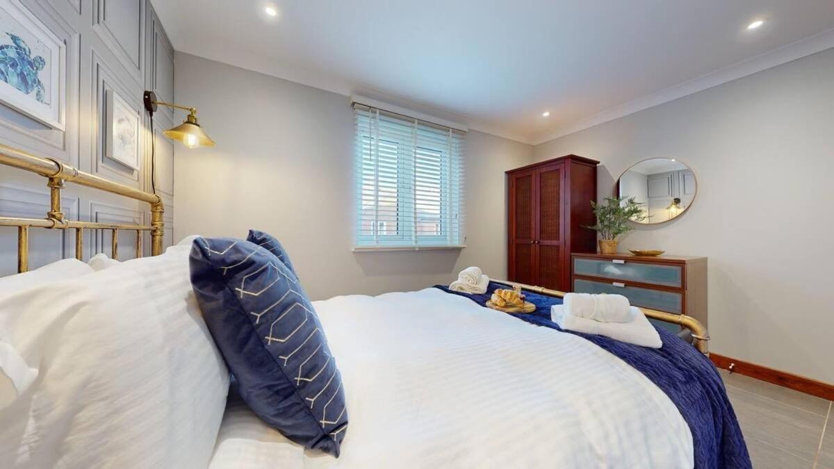 Apartment Marina - Water View - Sleeps 5