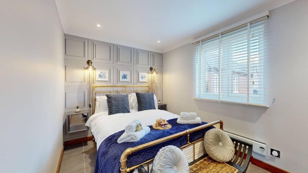 Marina - Water View - Sleeps 5 Swansea